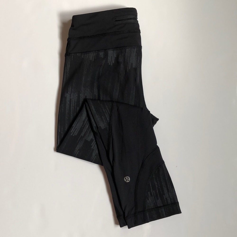 Like 🆕 Lululemon black cropped leggings with mesh panelling